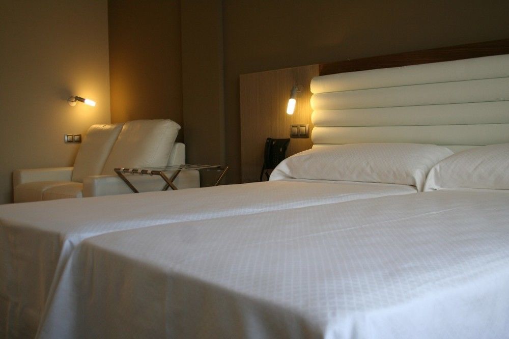 Hotel Duero لاغونا دي دويرو المظهر الخارجي الصورة