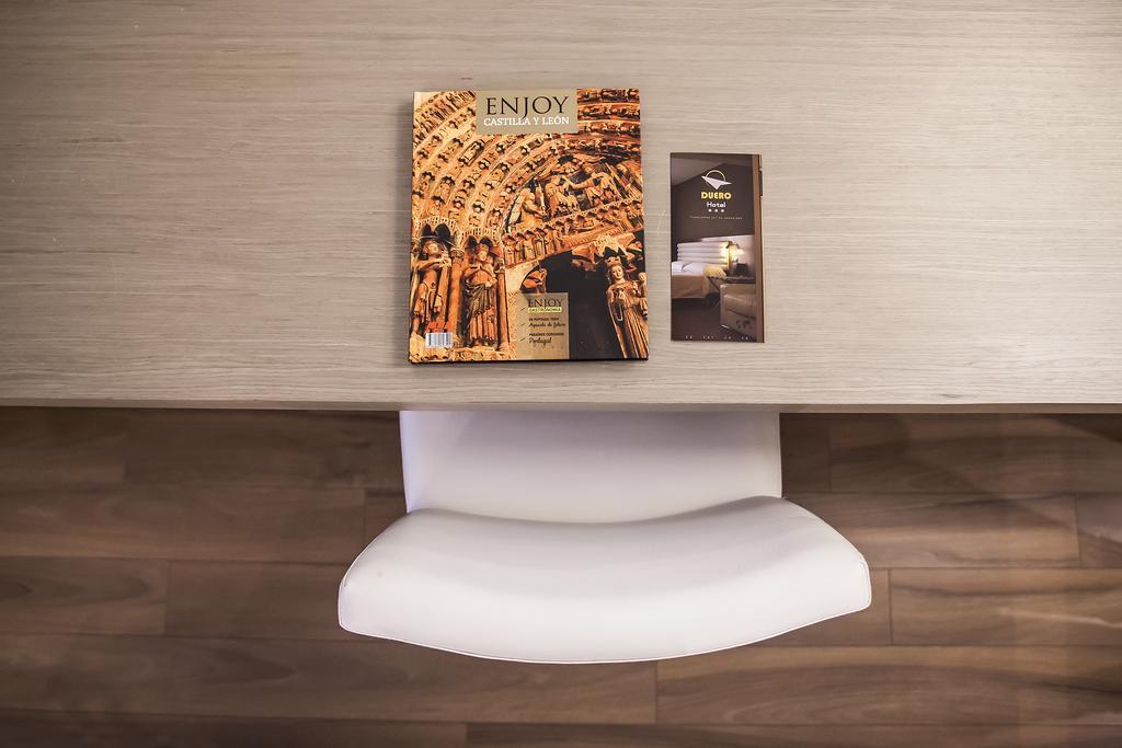 Hotel Duero لاغونا دي دويرو المظهر الخارجي الصورة