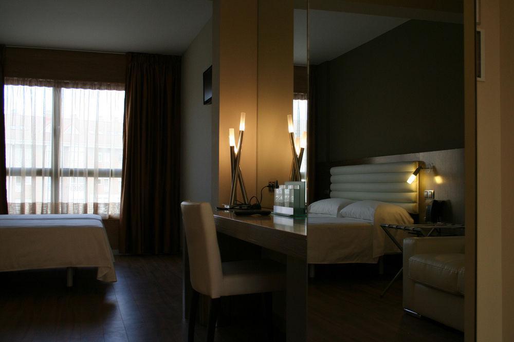 Hotel Duero لاغونا دي دويرو المظهر الخارجي الصورة